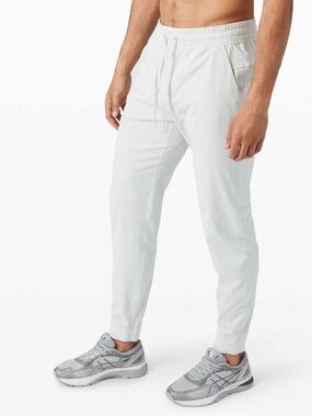 Lululemon Men’s ABC Jogger in Light Vapor Size XL Activewear Athleisure Tapered